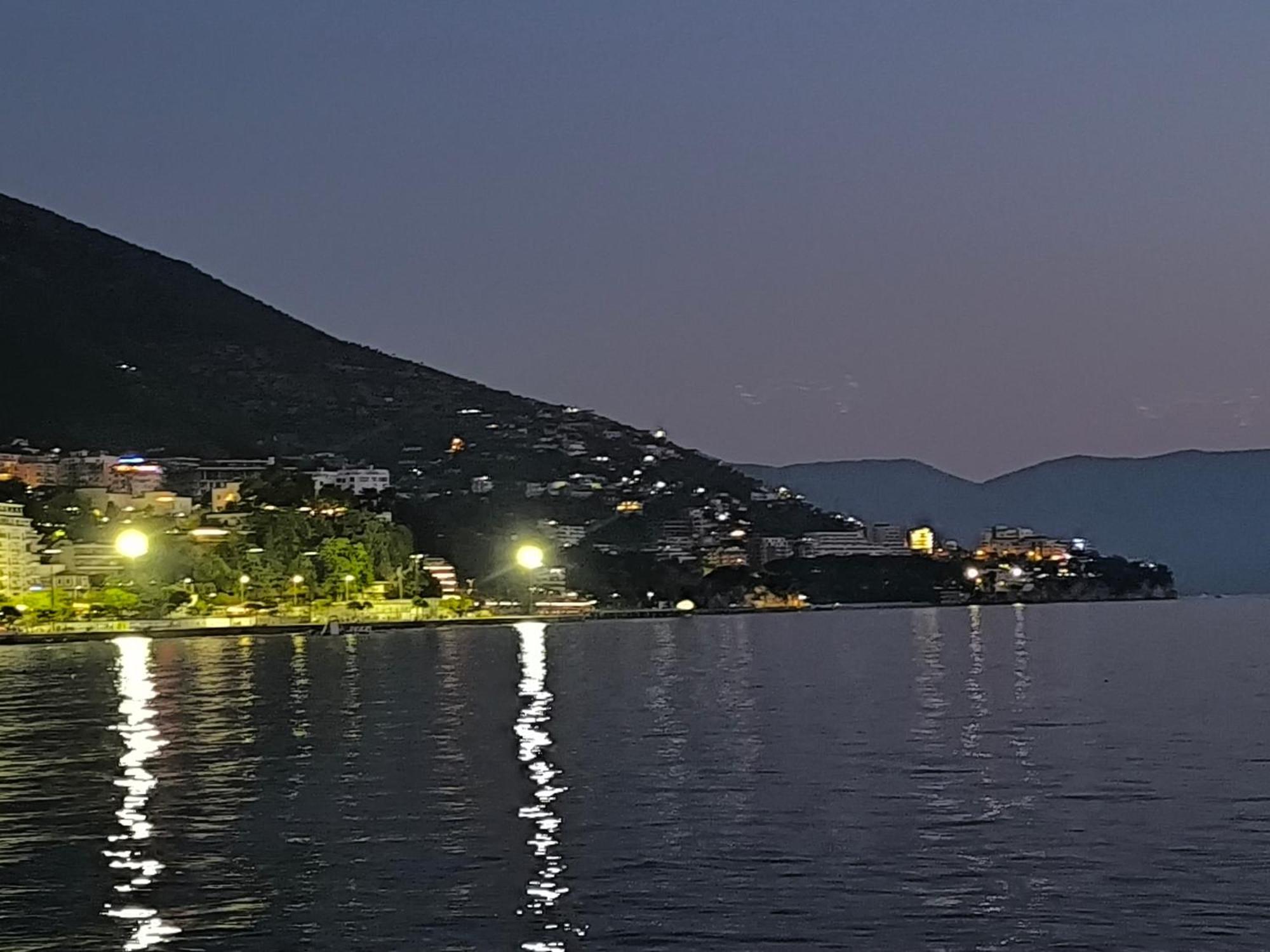 Casa Fronte Mare Lejlighed Vlorë Eksteriør billede