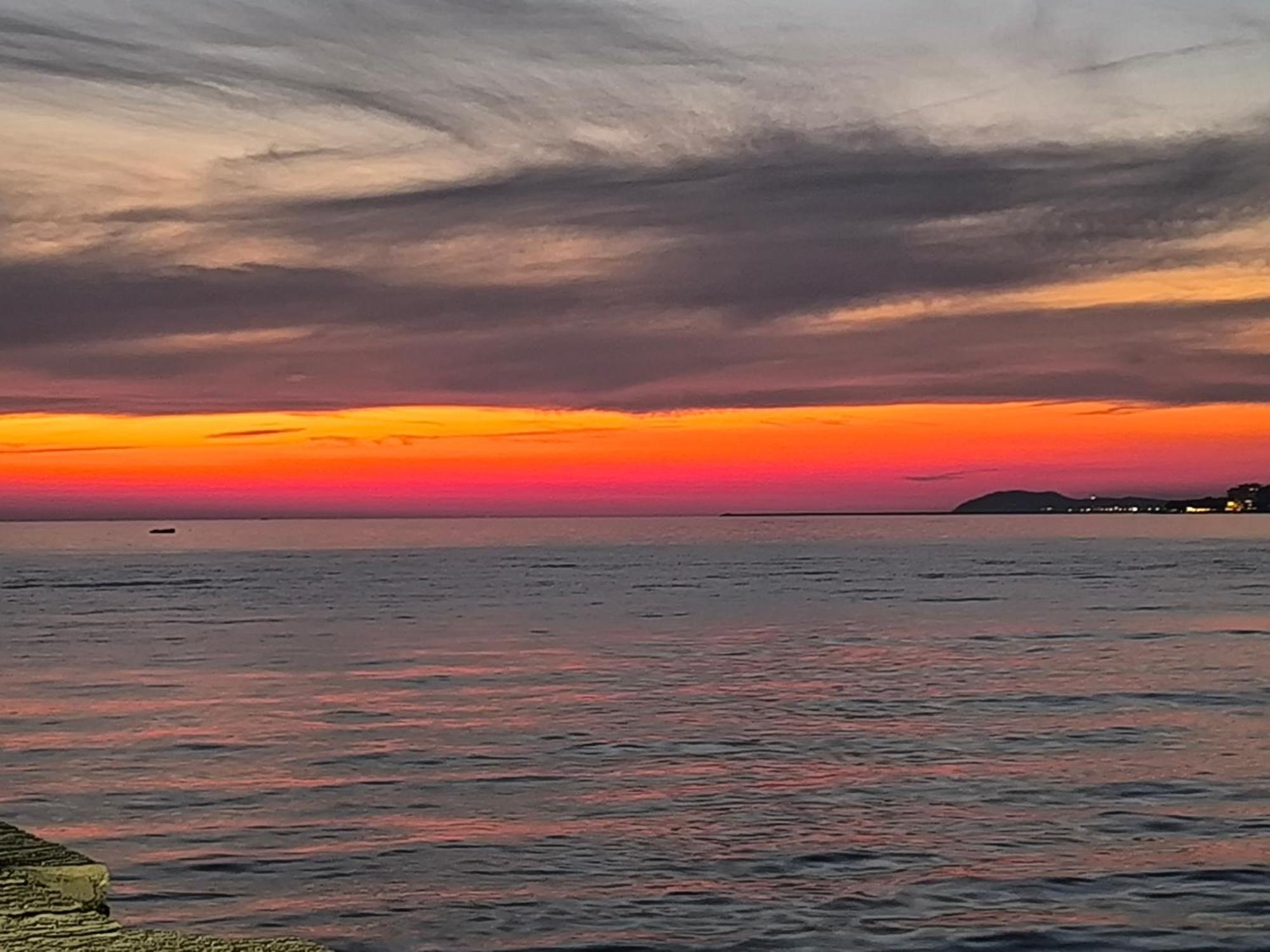 Casa Fronte Mare Lejlighed Vlorë Eksteriør billede